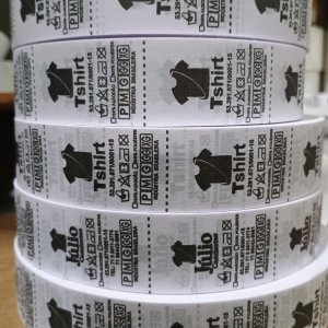 etiquetas em tecido nylon resinado para uniformes e camisetas 