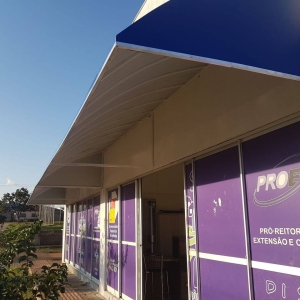 Adesivação em Vitrine