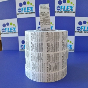 etiquetas em tecido nylon resinado para uniformes e camisetas 