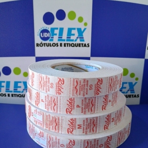 etiquetas em tecido nylon resinado para uniformes e camisetas 